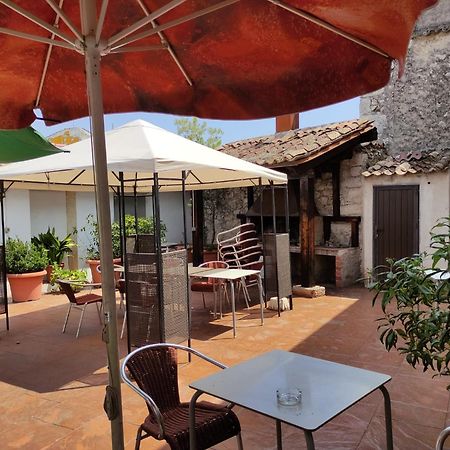 Apartamentos Turisticos Los Abuelos Montemayor de Pililla Eksteriør bilde