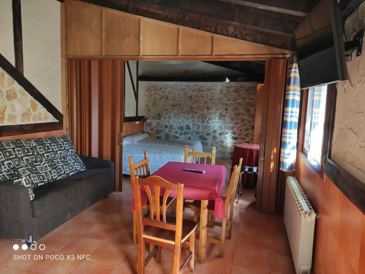 Apartamentos Turisticos Los Abuelos Montemayor de Pililla Eksteriør bilde
