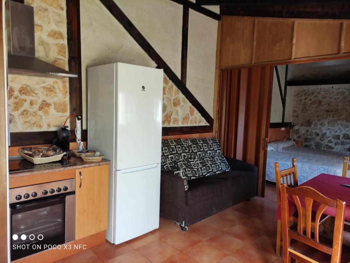Apartamentos Turisticos Los Abuelos Montemayor de Pililla Eksteriør bilde
