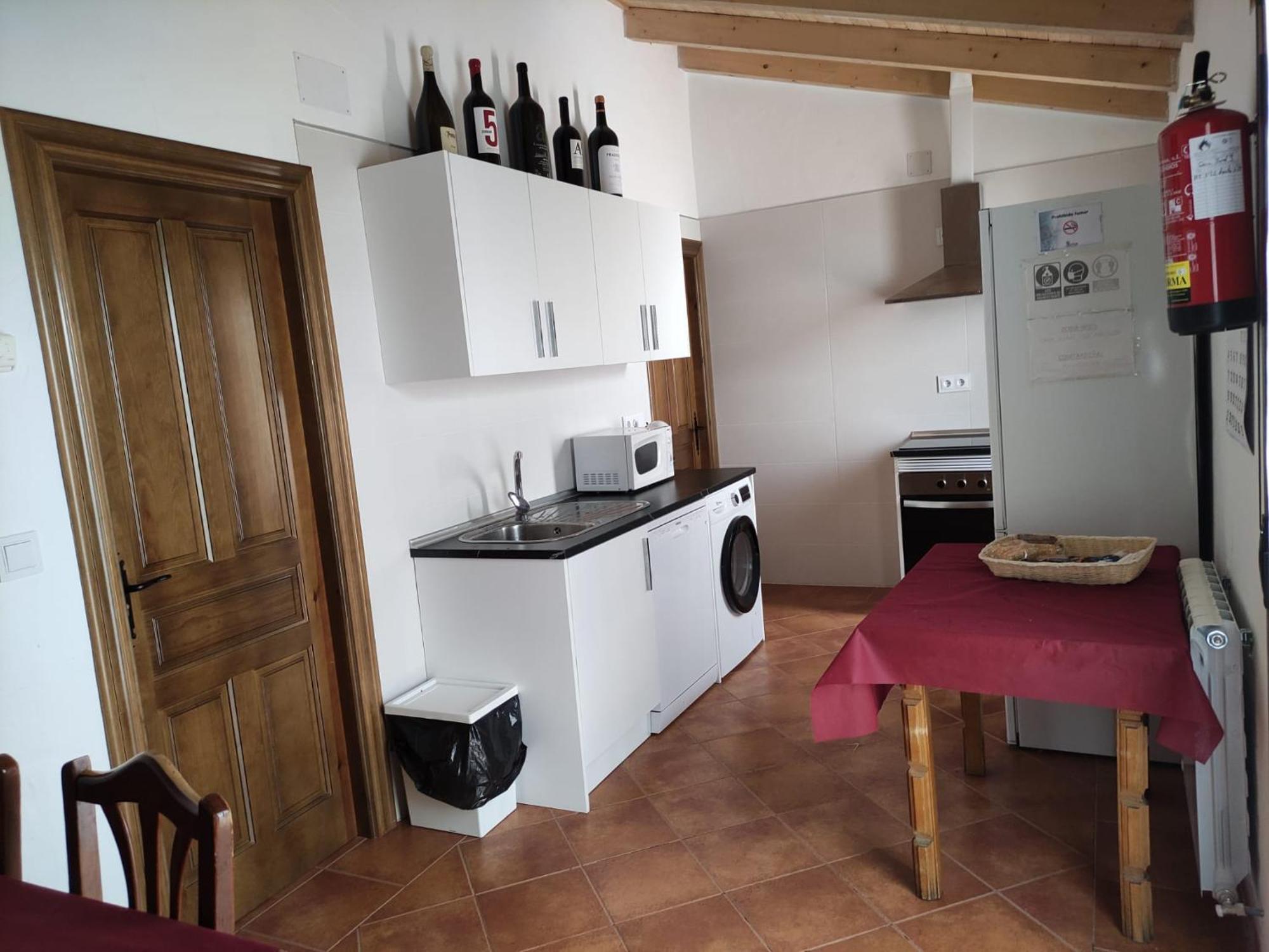 Apartamentos Turisticos Los Abuelos Montemayor de Pililla Eksteriør bilde
