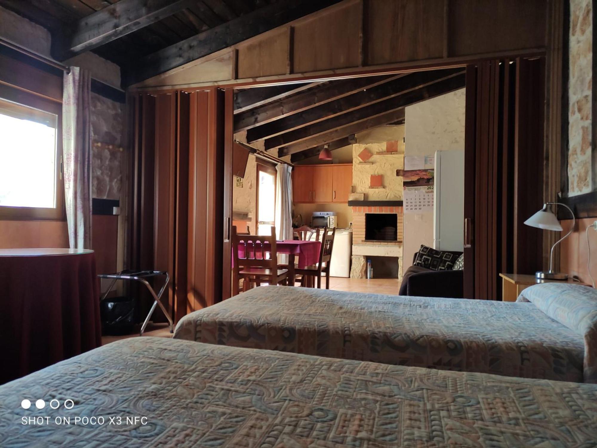 Apartamentos Turisticos Los Abuelos Montemayor de Pililla Eksteriør bilde