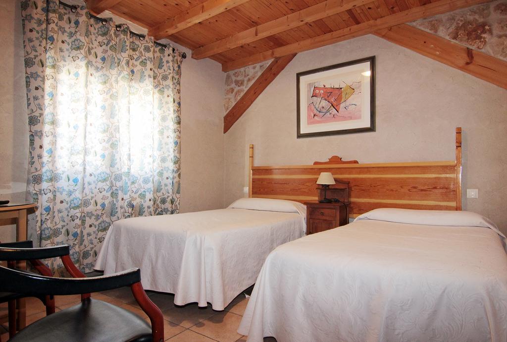 Apartamentos Turisticos Los Abuelos Montemayor de Pililla Eksteriør bilde