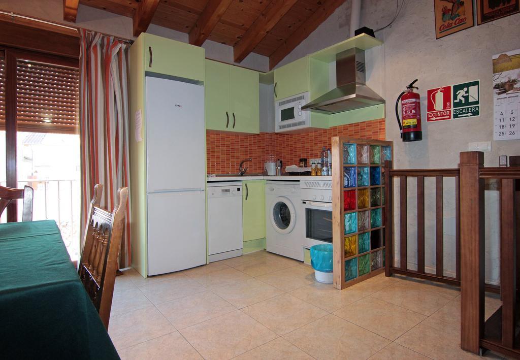 Apartamentos Turisticos Los Abuelos Montemayor de Pililla Eksteriør bilde